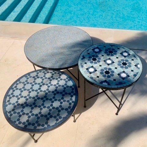 Table zellige blue round poolside