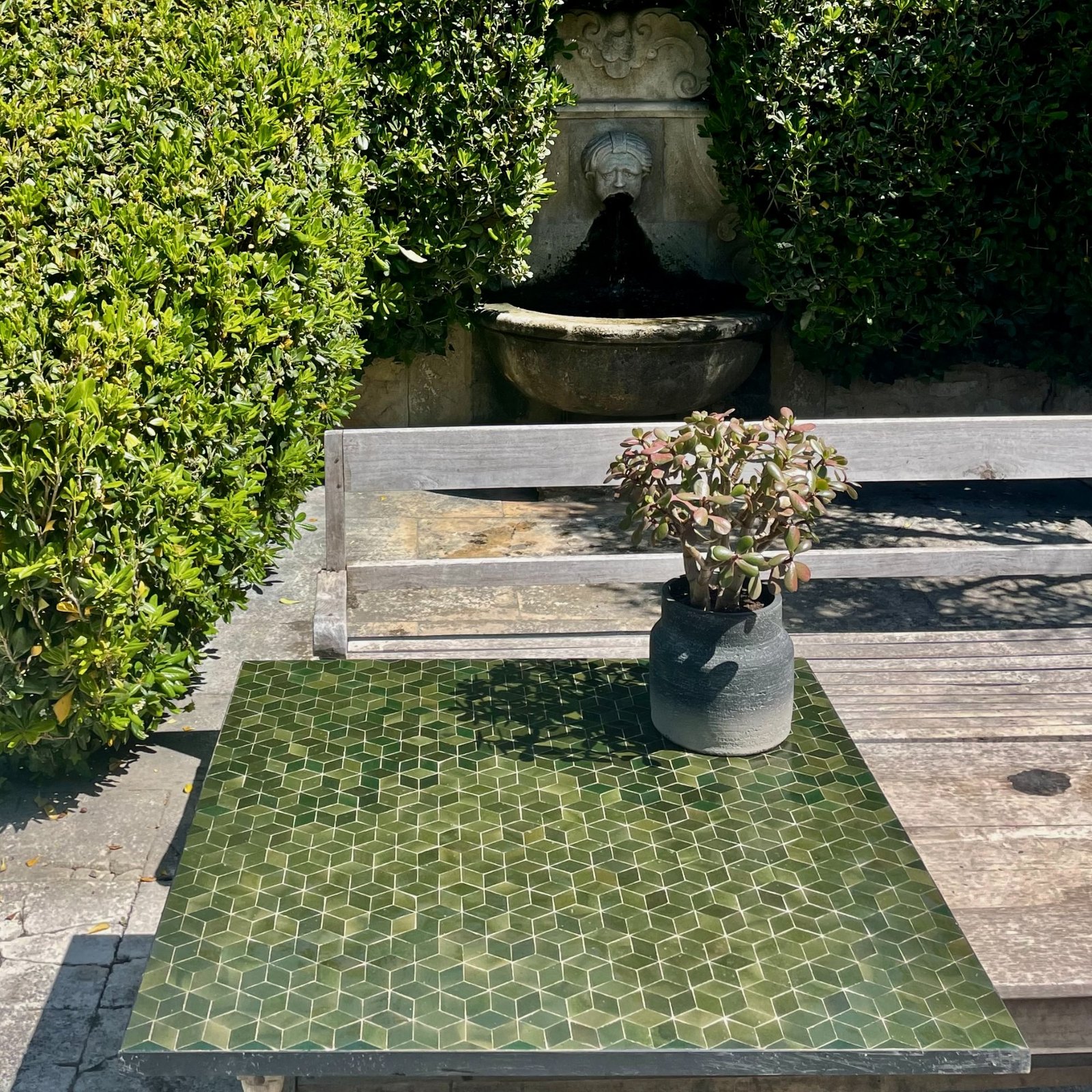 Table basse zellige cube vert extérieur jardin