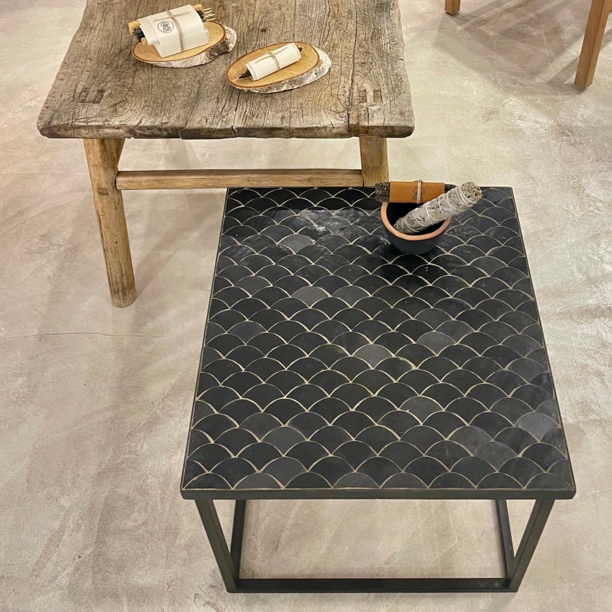 Table basse zellige écaille noir carrée