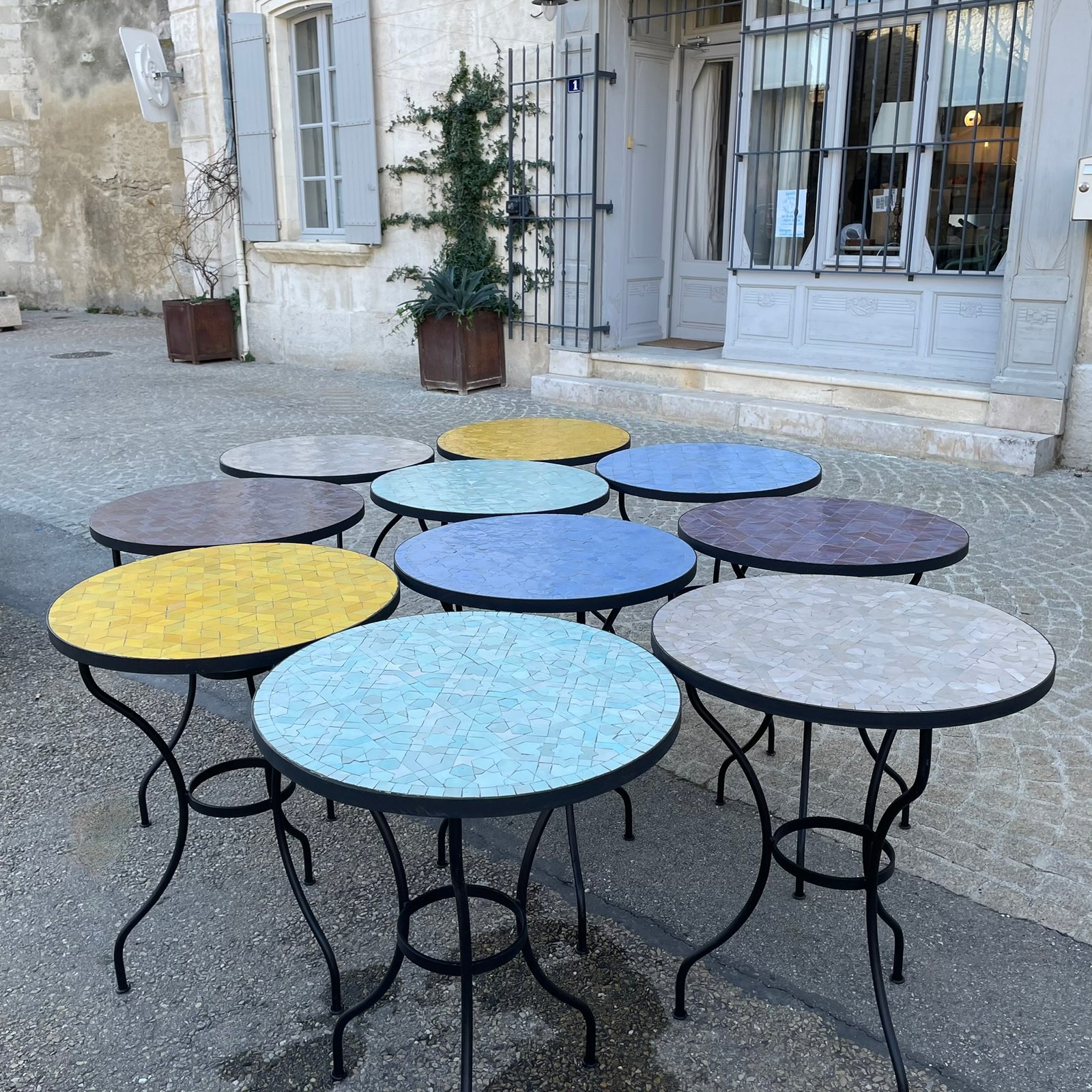 Table ronde zellige multicolore fer forgé